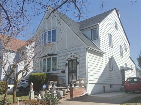 105 Carstairs Rd, Valley Stream, NY 11581 - MLS L3466758 - Coldwell Banker