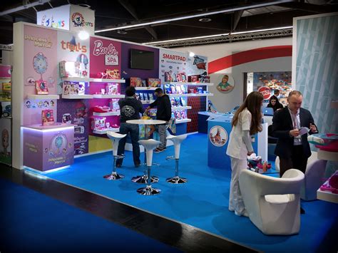 Diseñamos y construimos los stand de Toimsa, Erik Editores, Ameurop ...