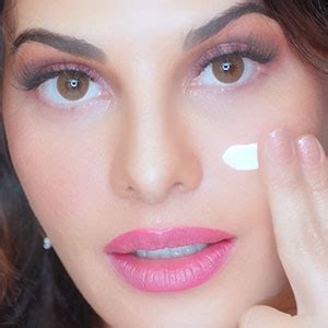 Lotus Herbals Whiteglow Matte Look All In One Dd Crème Spf 20, Pink ...