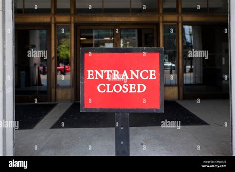 Building Closed Sign 的图像结果