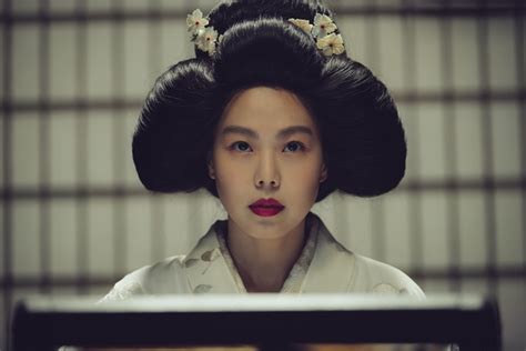 如何评价韩国电影《小姐》中金敏喜的妆容？ - 知乎