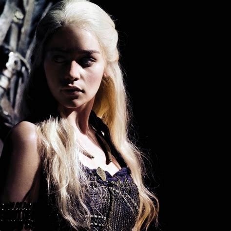 Oona Chaplin - Quantum Of Solace (Video Top 10 Entertainment)