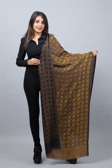 Check Zari Reversible Stole – The Shawl Studio