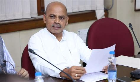 Doctors, professors barred from private practice during work hours: Min ...