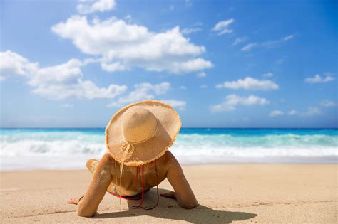 What Does a Travel Agent Do (and Why Is It Better To Use One?)