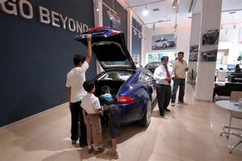 Jaguar Land Rover to create 800 British jobs