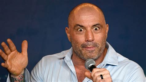 Joe Rogan Offers To Moderate Presidential Debate, Trump Accepts | GIANT ...