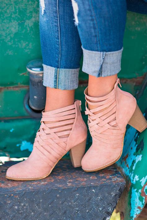 Pink Shoes 的图像结果