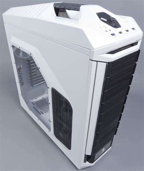 De Storm Stryker-behuizing van Cooler Master getest - Review - Tweakers