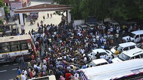 கோவை : வாக்களிக்க செல்ல முடியாமல் தவிக்கும் வாக்காளர்கள்... பேருந்து ...