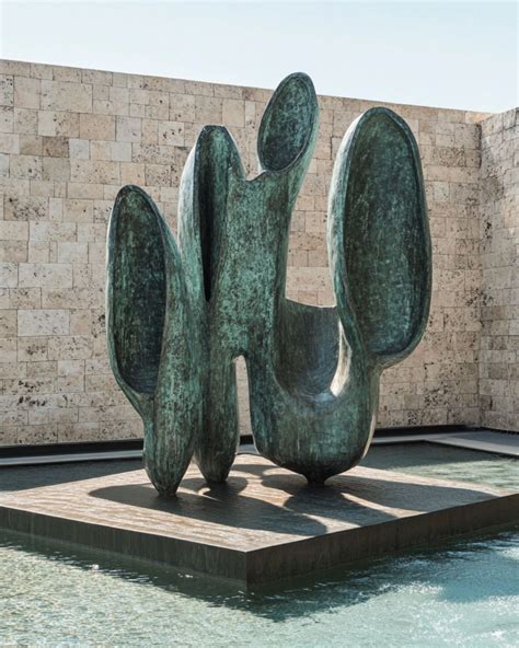 Modern Outdoor Sculptures - Formed For Sculptures | Outdoor sculpture ...