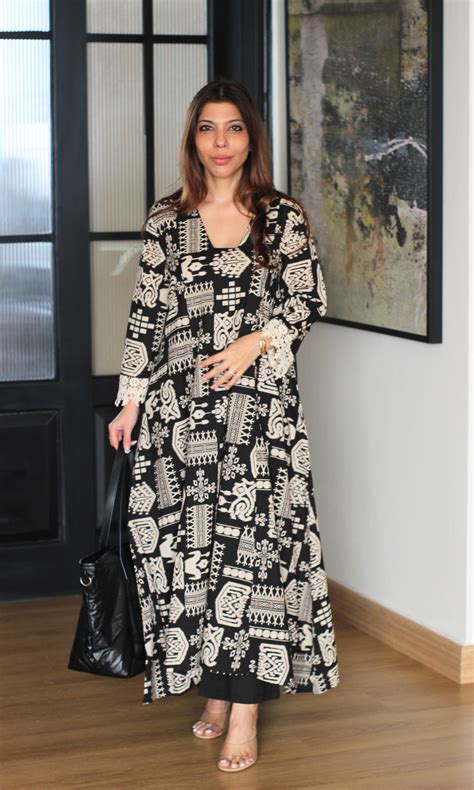Black Tribal Printed High Low Cotton Kurta with Pants – Baareeki