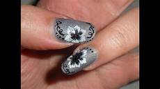tutorial nail fiori tutorial nail elegante fiori in one stroke neri e tutorial nail fiori tutorial nail elegante fiori in one stroke neri e