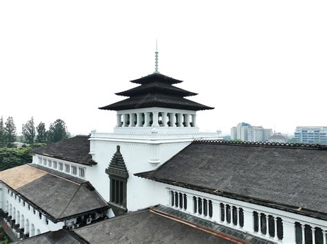 Premium Photo | Heritage building full of history in the city of bandung gedung sate indonesia asia