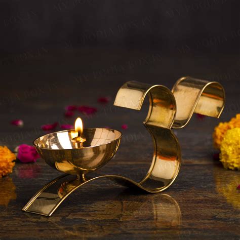 Buy Arti Diya with Om Handle Online in India - Mypoojabox.in