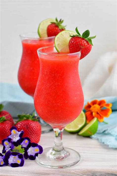 Classic Frozen Strawberry Daiquiri Recipe | Deporecipe.co