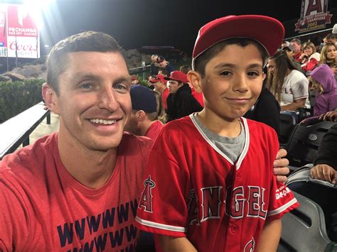 Indians fan hands Shohei Ohtani's first home-run ball to Angels fan, 9 ...