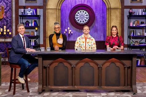 Food Network's Halloween Baking Championship, Halloween Wars Return