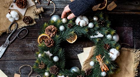 Holiday Wreath Making Workshop - INNSBROOK