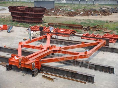 4挂篮厂内试压|云南昆明市超强钢模板制造有限公司