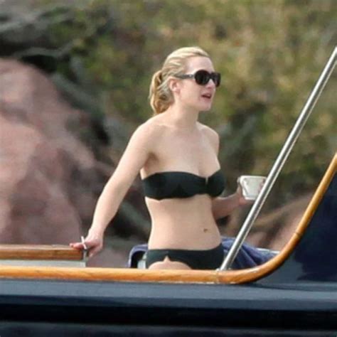 9 Hot Kate Winslet Bikini Pics