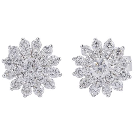 CHANEL Diamond Star Stud Earrings at 1stDibs | chanel diamond star ...