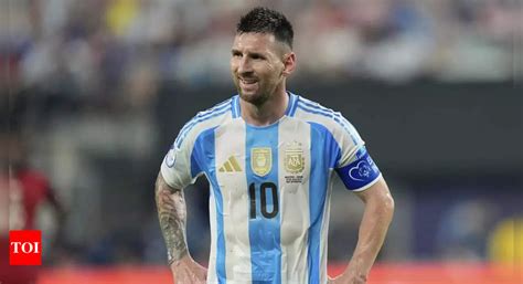 When Lionel Messi was booed: A rare fan backlash against the football ...