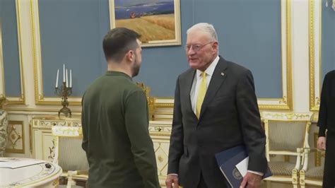 "1" Zelenskyy suggests Trump fly to Ukraine to help
