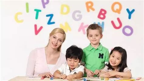 别人家孩子3岁就能全英文交流，你家孩子也可以！(在线学英语来了)-点点未来教育