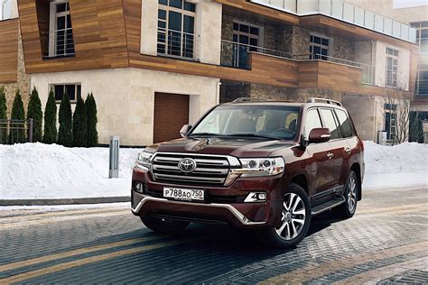 2015 Toyota Land Cruiser J200 Specs, Performance & Photos - autoevolution