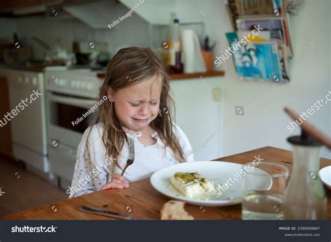 Lean Over Table Crying 的图像结果