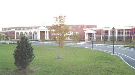 Información del colegio Natick High School - Natick - Colegio - Público