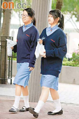 校服裙子学校要每天穿 冬季校服裙子让女生喊"冷"--人民网广西频道--人民网
