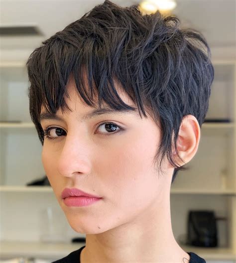Very Short Bangs, Very Short Pixie Cuts, Wavy Pixie Cut, Short Textured ...