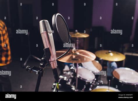 Recording Studio Microphone 的图像结果