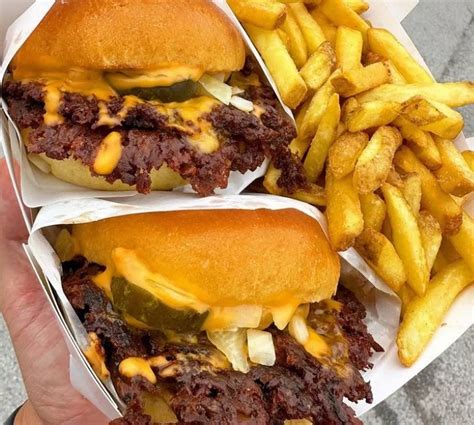 Couple behind Salford-born burger bar with one of UK's 'best' burgers ...