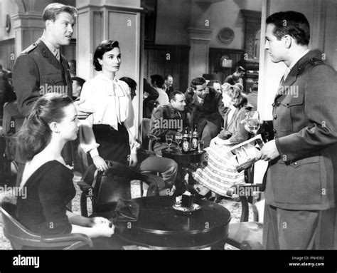 Until they sail 1957 paul newman Black and White Stock Photos & Images ...