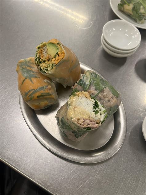 Calories for the spring rolls? : r/caloriecount