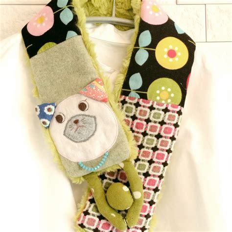 マフラー 猫の女の子 | バッグ店「ashの森へようこそ」 “くすっ”と笑える動物モチーフのバッグ