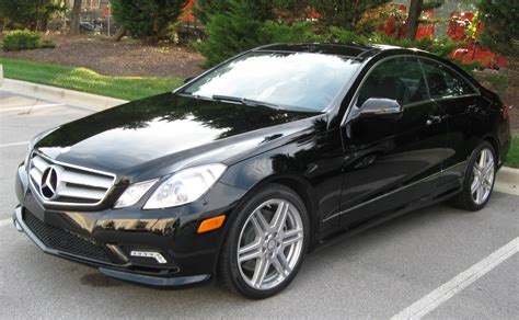 File:2010 Mercedes-Benz E350 coupe -- 10-02-2009.jpg - Wikimedia Commons