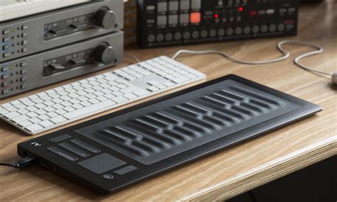 Roli Seaboard Rise 25 says hello from the future - Music