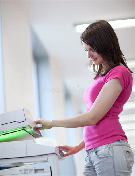 Woman Using Copy Machine 的图像结果