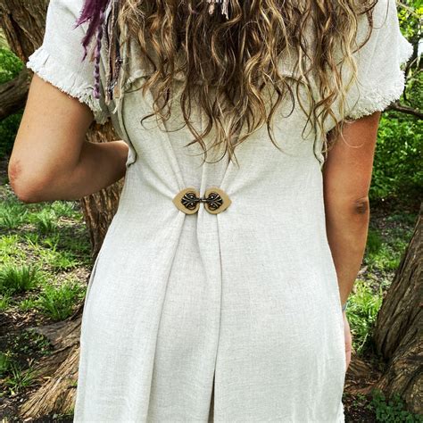 Cinch Clip | Waist Cincher | Bronze on Beige Leather Dress Clips ...