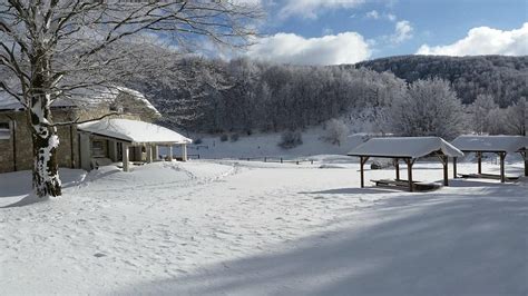 ECOCAMPUS MONTE ORSO (Castello del Matese) - Lodge Reviews & Photos ...