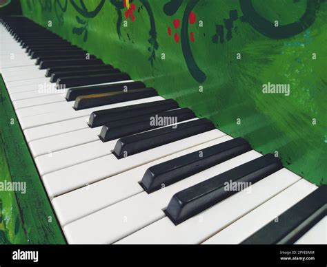 Rezultat imagine pentru Keyboard Musik