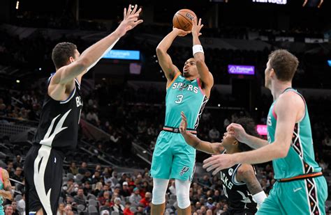 Johnson comanda a Spurs en triunfo sobre Bucks | Independent Español