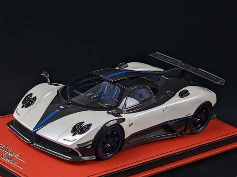 Pagani Zonda Riviera 1/18 Peako 81512