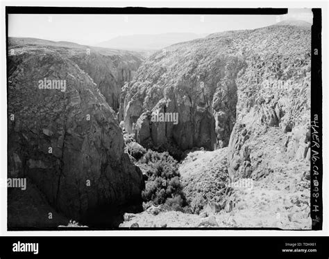 OWENS RIVER GORGE BELOW MIDDLE GORGE POWER PLANT LOOKING SOUTH - Los ...