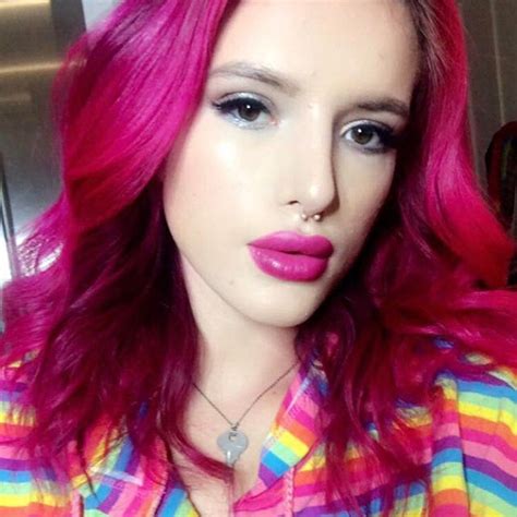 Bella Thorne flaunts her pink neon hair - Photos,Images,Gallery - 68985