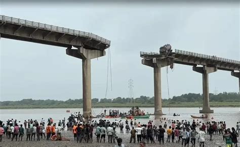 Bridge collapses in Gujarat’s Vadodara, 9 dead, vehicles fall into Mahi ...